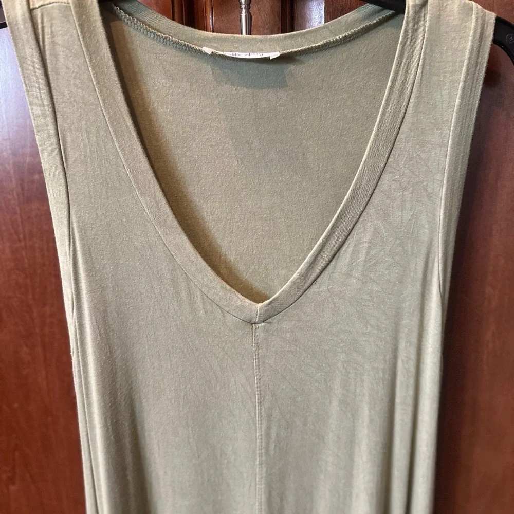 Charlotte Avery Green Sleeveless Dress. Medium. Bundle 4 Deals! - Picture 9 of 15